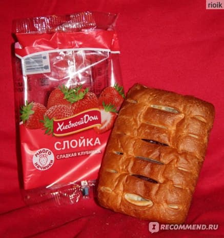 Изд.хлебобул Слойка ЛовеУшки глазир со вкусом клубники 200г Акульчев